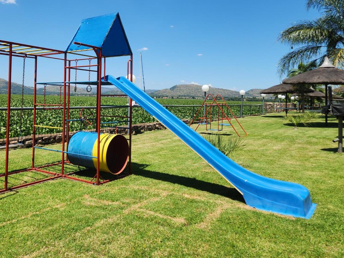 Kosmos, * Hartbeespoort